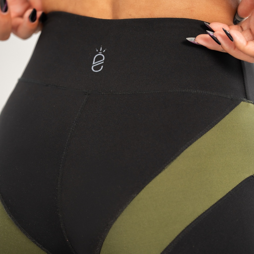 The Prestige Performance Legging
